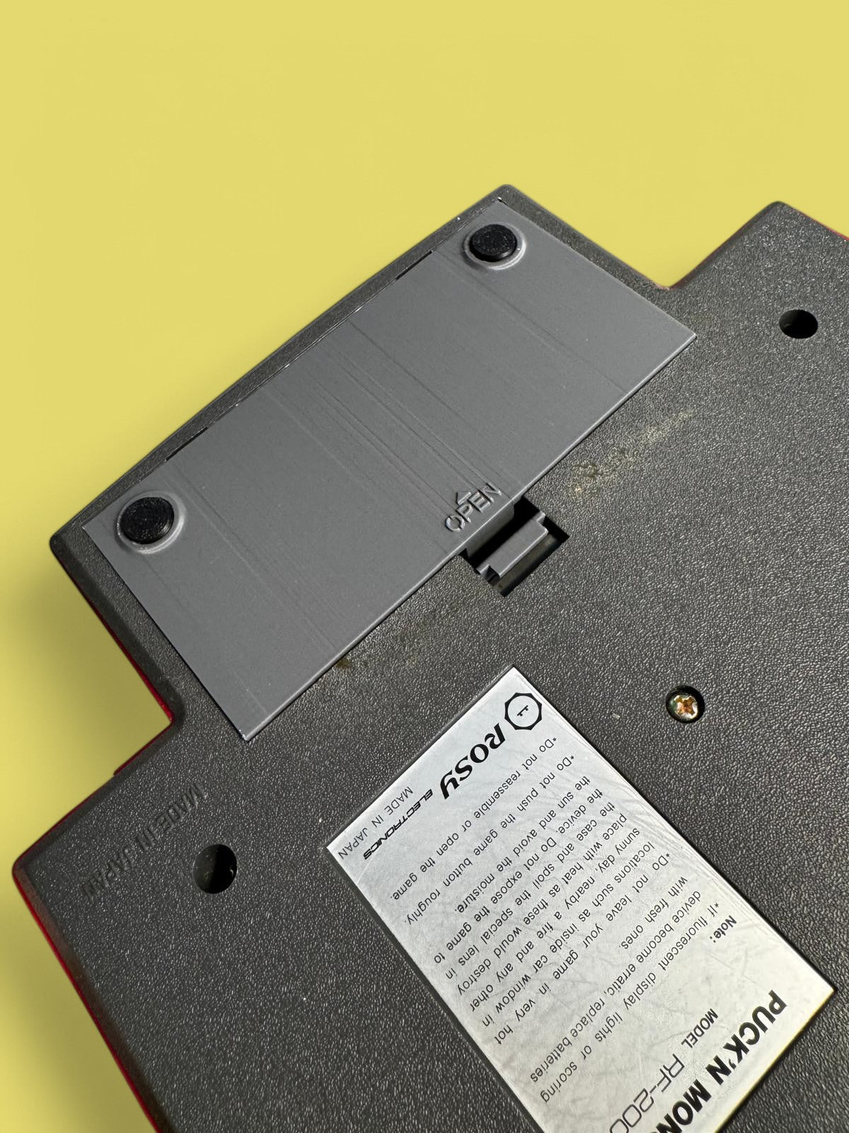 Battery Cover per Ross – Puck’n Monster - Tabletop_cod.010