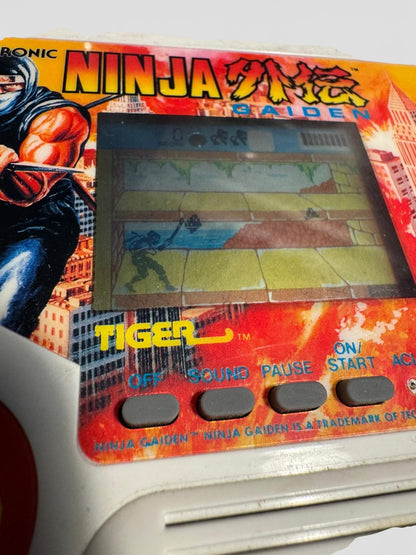 Tiger Electronics – Ninja Gaiden – Handheld LCD Game