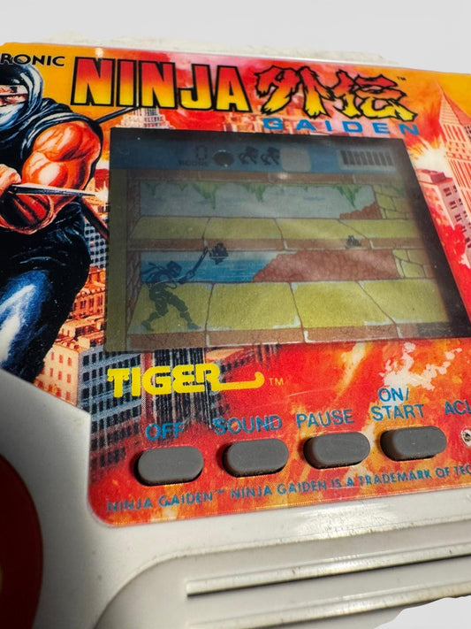 Tiger Electronics – Ninja Gaiden – Handheld LCD Game