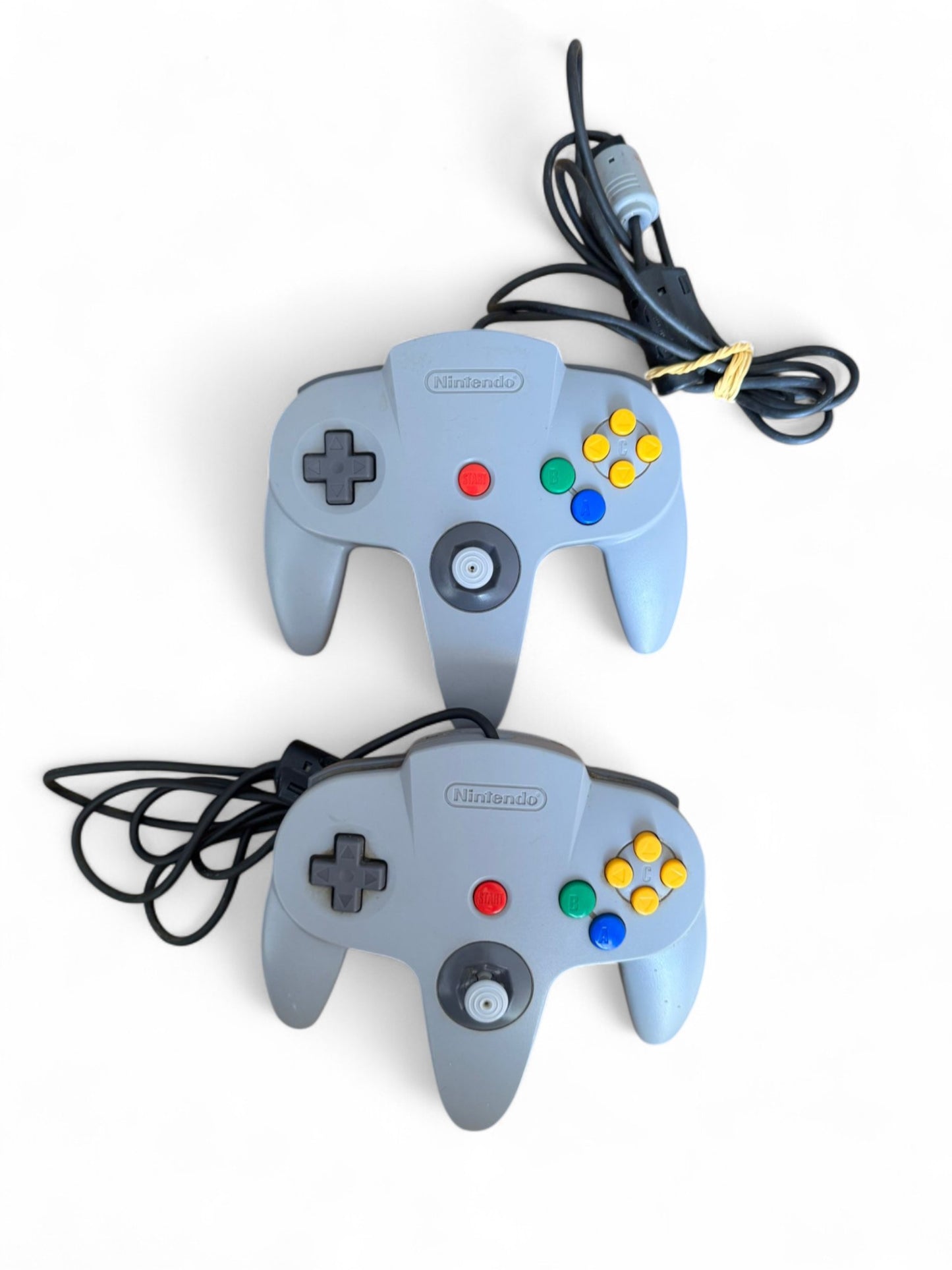 Nintendo 64 – Console with 2 Original Controllers + Super Mario 64